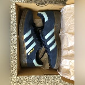 Adidas handball spezial Navy Gum. Worn once, like new with box!